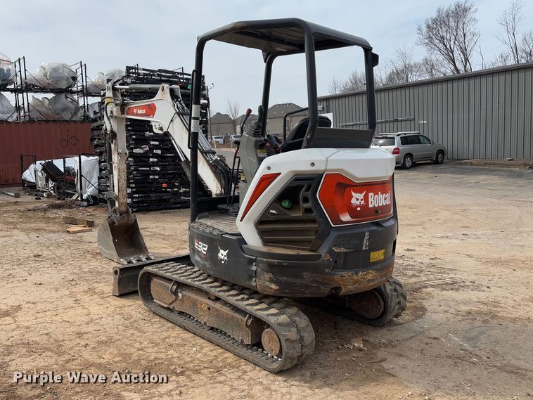 image for item FB3110 2023 Bobcat E32I mini excavator