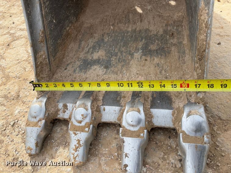 image for item FB3110 2023 Bobcat E32I mini excavator