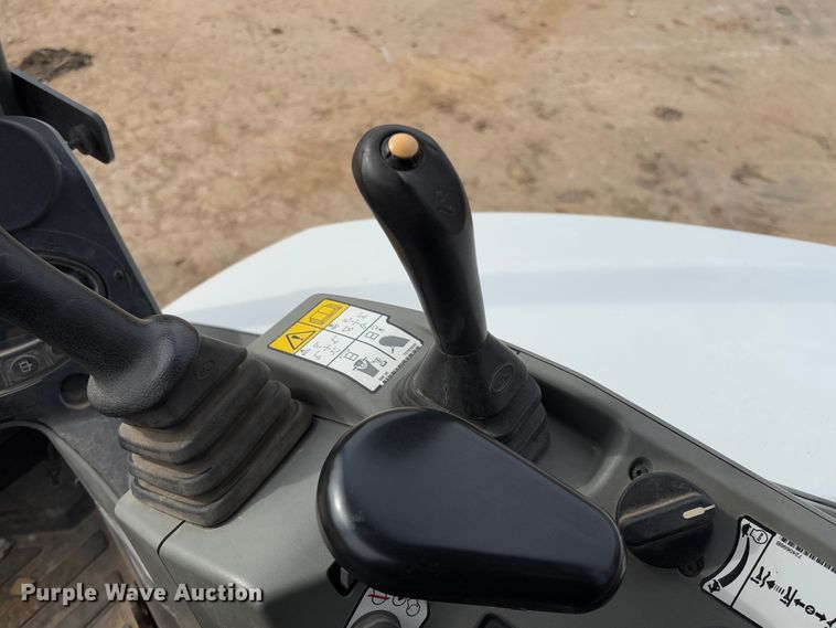 image for item FB3110 2023 Bobcat E32I mini excavator