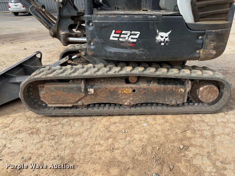 image for item FB3110 2023 Bobcat E32I mini excavator