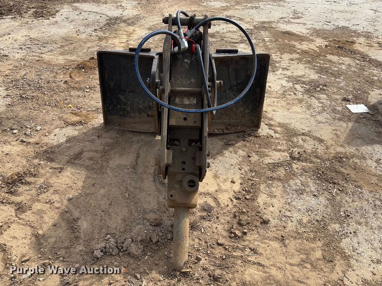 image for item FB3121 John Deere HB75 skid steer breaker