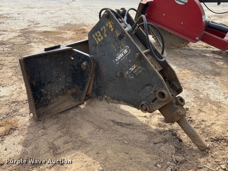 image for item FB3121 John Deere HB75 skid steer breaker