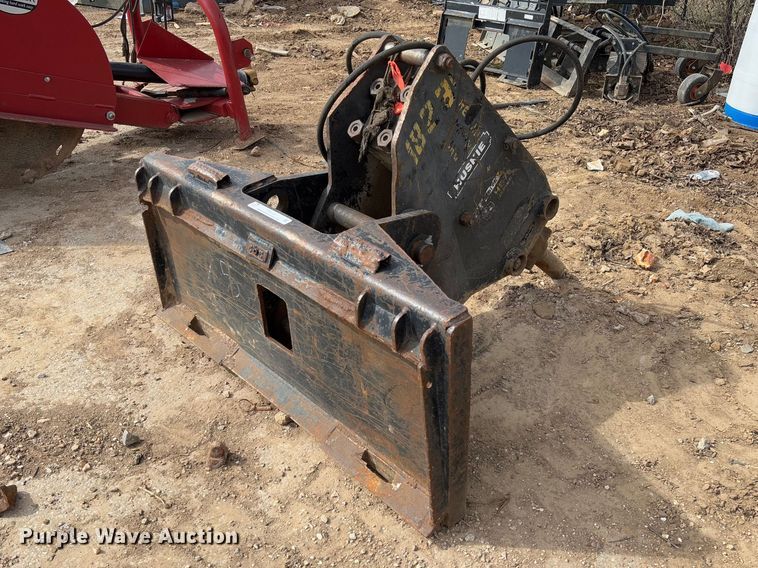 image for item FB3121 John Deere HB75 skid steer breaker