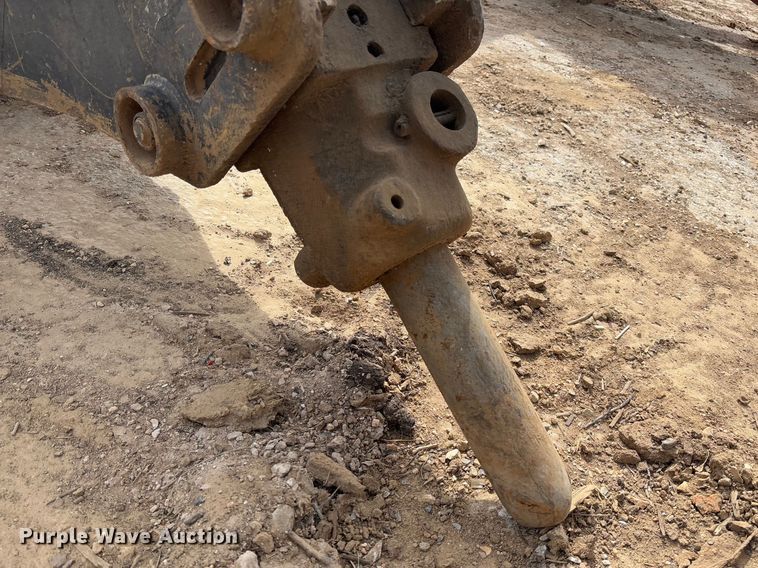 image for item FB3121 John Deere HB75 skid steer breaker