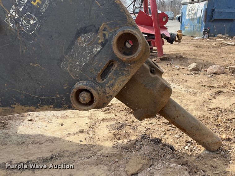 image for item FB3121 John Deere HB75 skid steer breaker