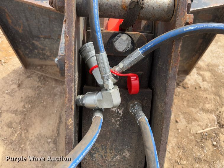 image for item FB3121 John Deere HB75 skid steer breaker