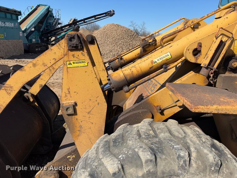 image for item FB3143 1982 Fiat Allis FR15 wheel loader