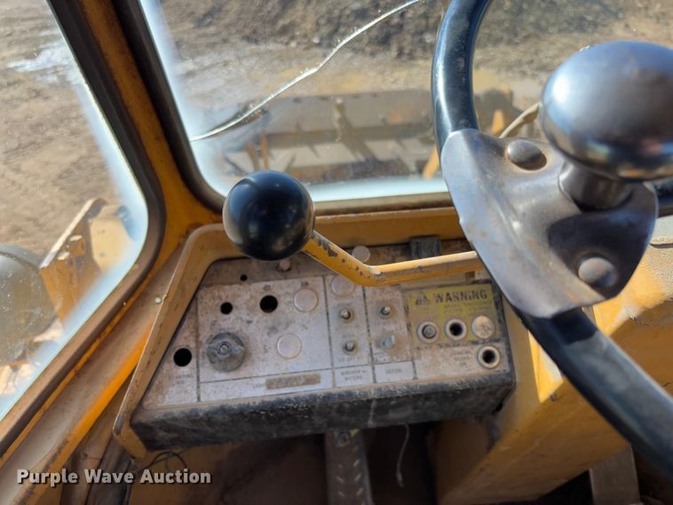 image for item FB3143 1982 Fiat Allis FR15 wheel loader