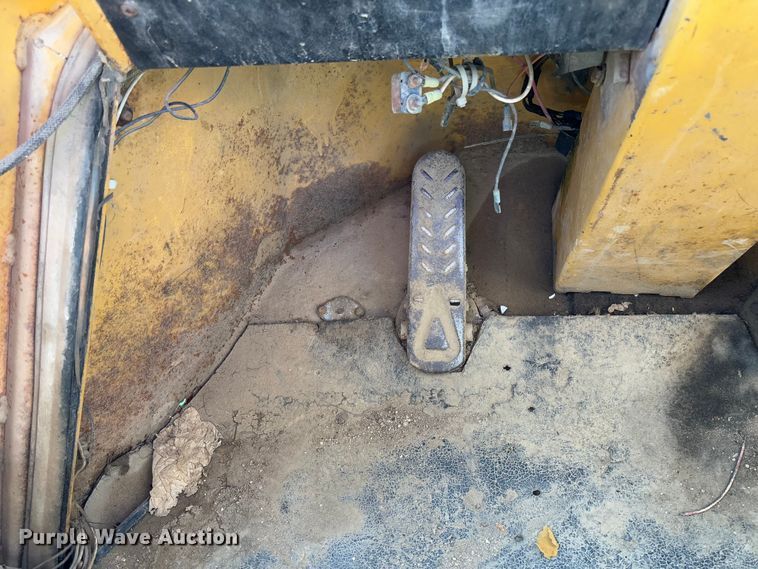 image for item FB3143 1982 Fiat Allis FR15 wheel loader