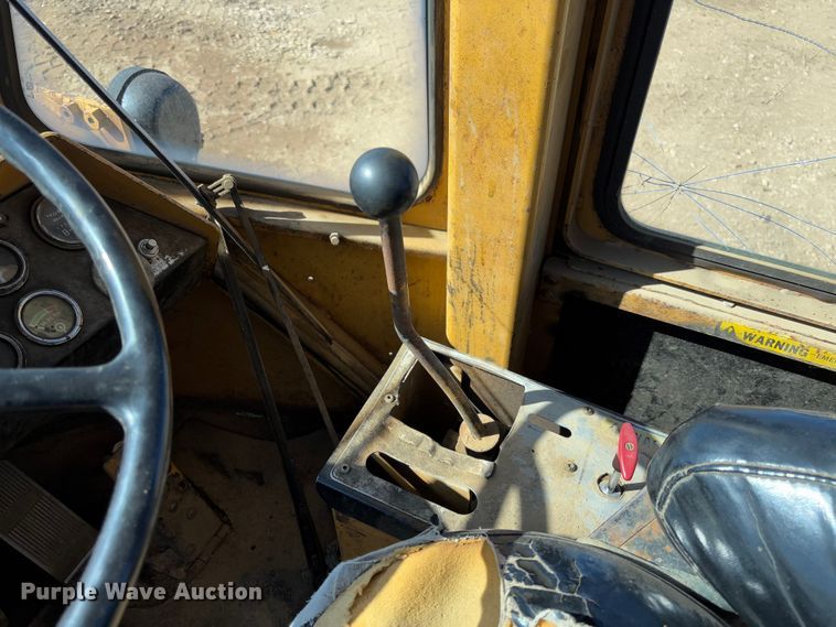 image for item FB3143 1982 Fiat Allis FR15 wheel loader