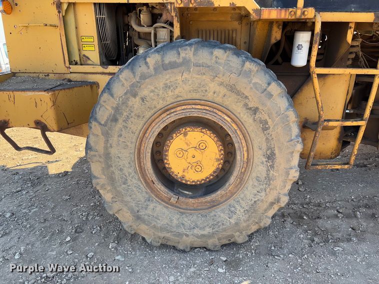 image for item FB3143 1982 Fiat Allis FR15 wheel loader