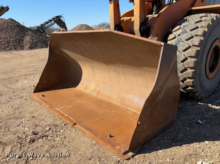 image for item FB3145 1994 Fiat Allis FR220 wheel loader