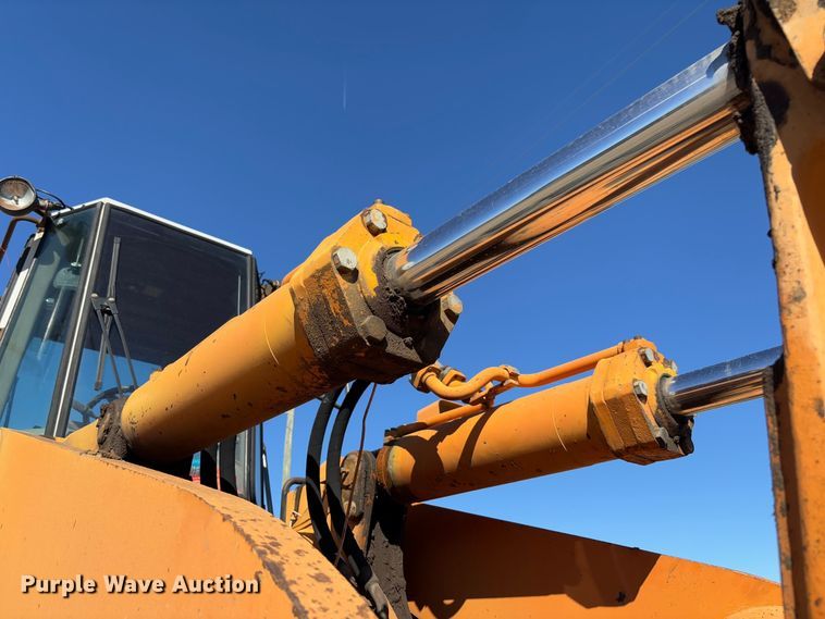 image for item FB3145 1994 Fiat Allis FR220 wheel loader