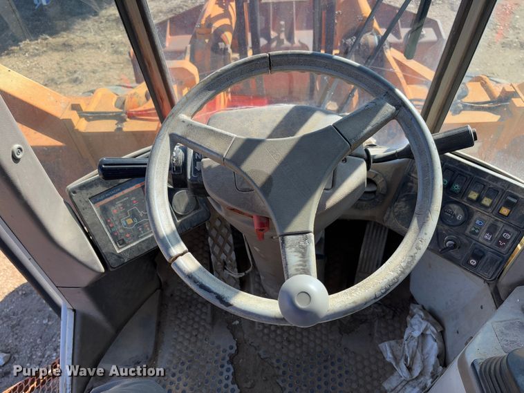 image for item FB3145 1994 Fiat Allis FR220 wheel loader