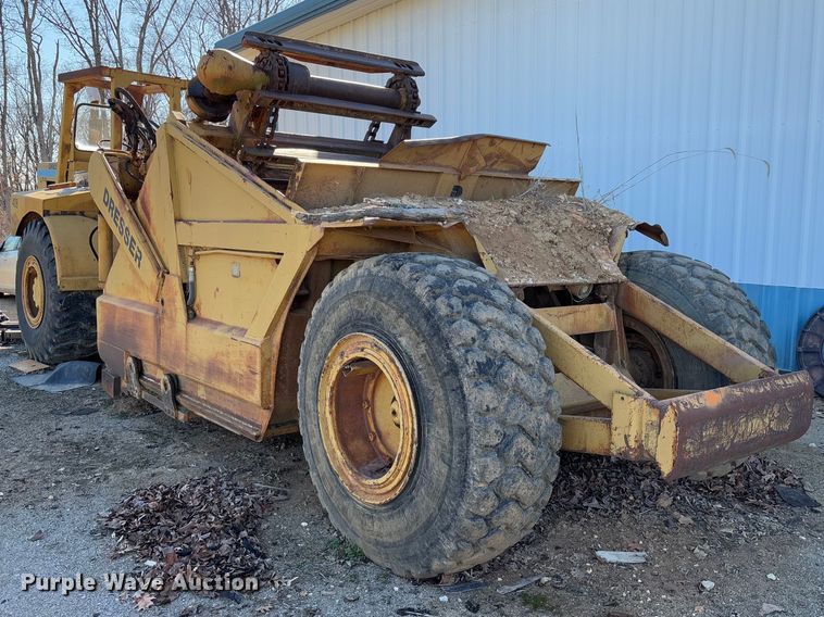 image for item FB3148 1978 Dresser 412 elevating scraper