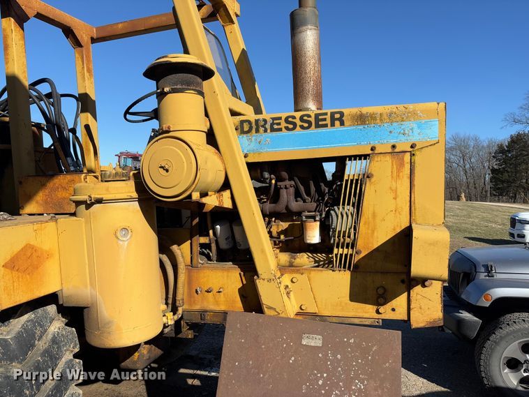 image for item FB3148 1978 Dresser 412 elevating scraper