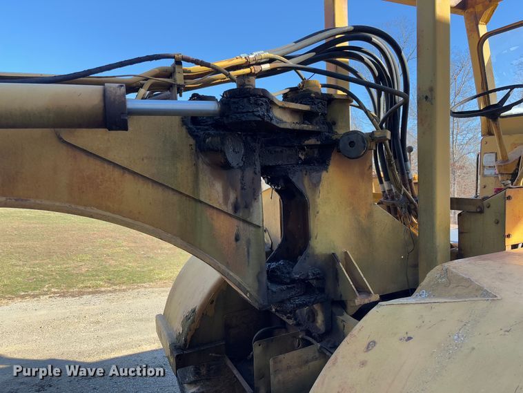 image for item FB3148 1978 Dresser 412 elevating scraper