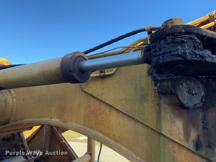 image for item FB3148 1978 Dresser 412 elevating scraper