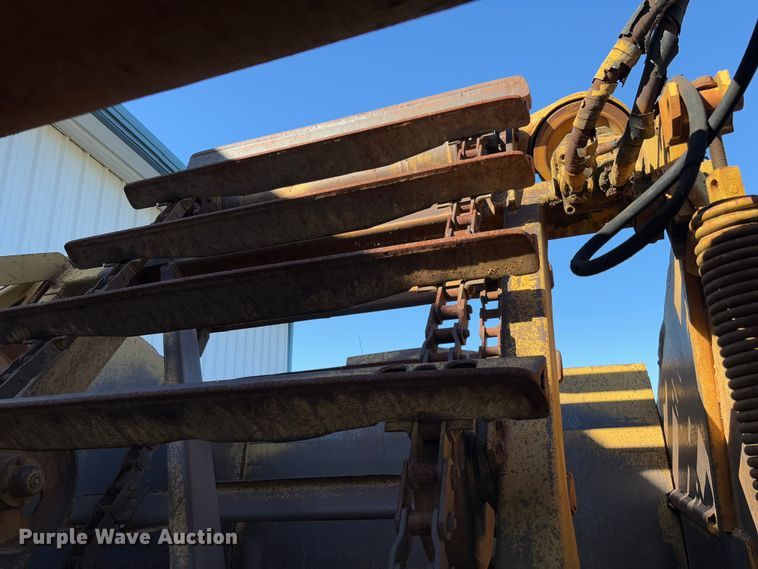 image for item FB3148 1978 Dresser 412 elevating scraper