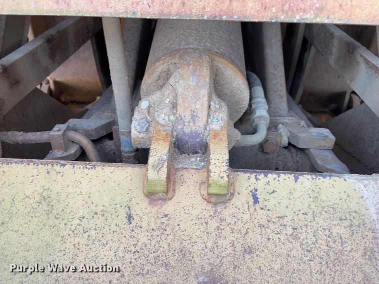 image for item FB3148 1978 Dresser 412 elevating scraper