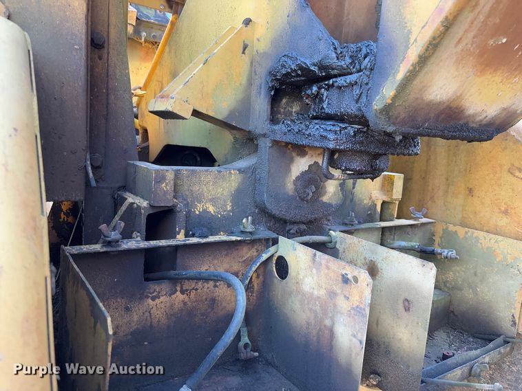 image for item FB3148 1978 Dresser 412 elevating scraper