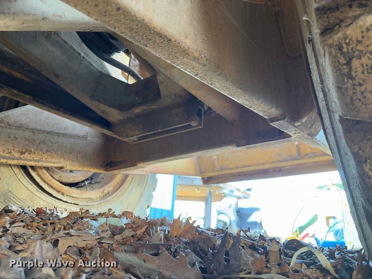 image for item FB3148 1978 Dresser 412 elevating scraper