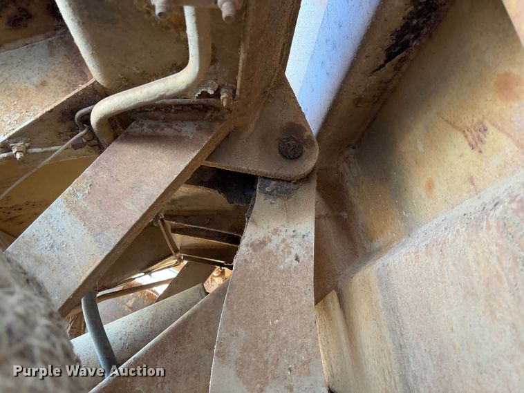 image for item FB3148 1978 Dresser 412 elevating scraper