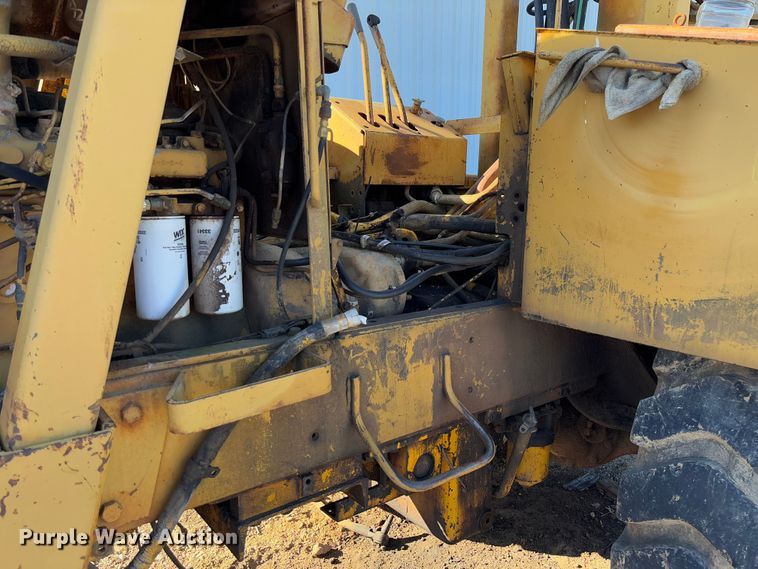 image for item FB3148 1978 Dresser 412 elevating scraper