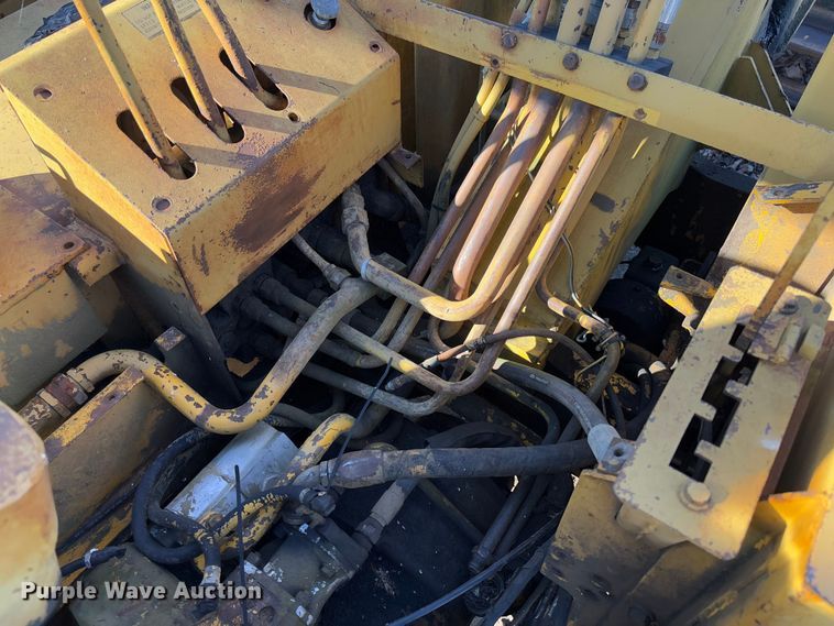 image for item FB3148 1978 Dresser 412 elevating scraper