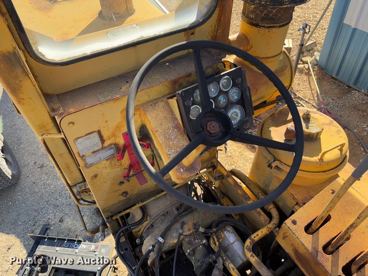 image for item FB3148 1978 Dresser 412 elevating scraper