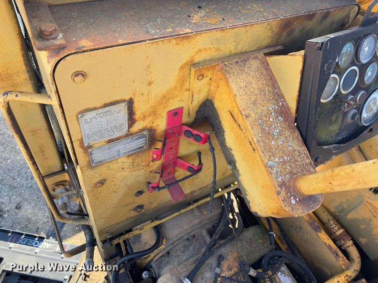 image for item FB3148 1978 Dresser 412 elevating scraper