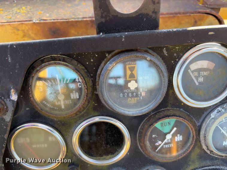 image for item FB3148 1978 Dresser 412 elevating scraper