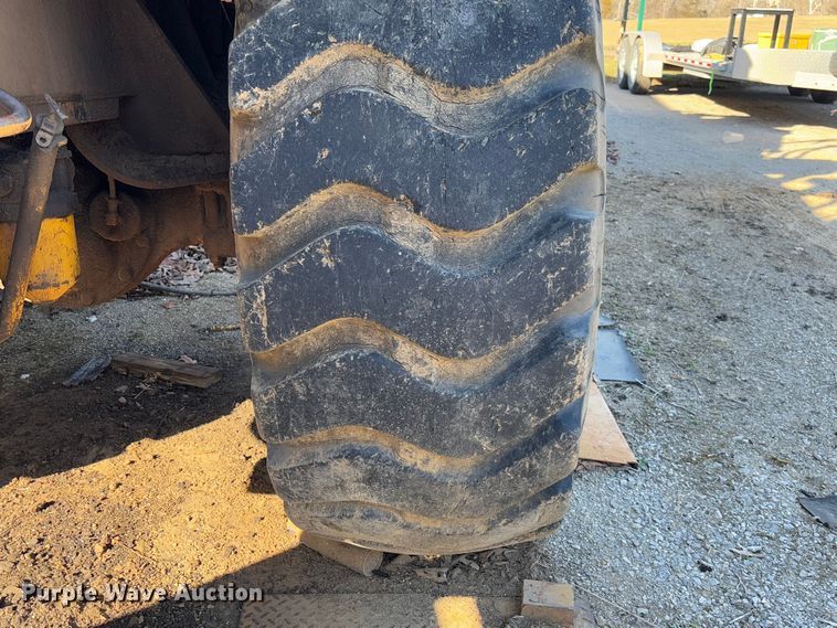 image for item FB3148 1978 Dresser 412 elevating scraper