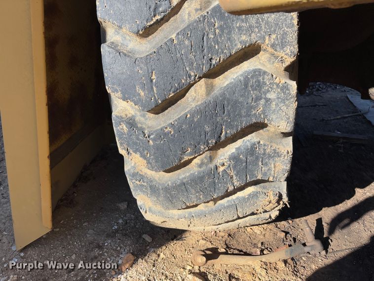 image for item FB3148 1978 Dresser 412 elevating scraper