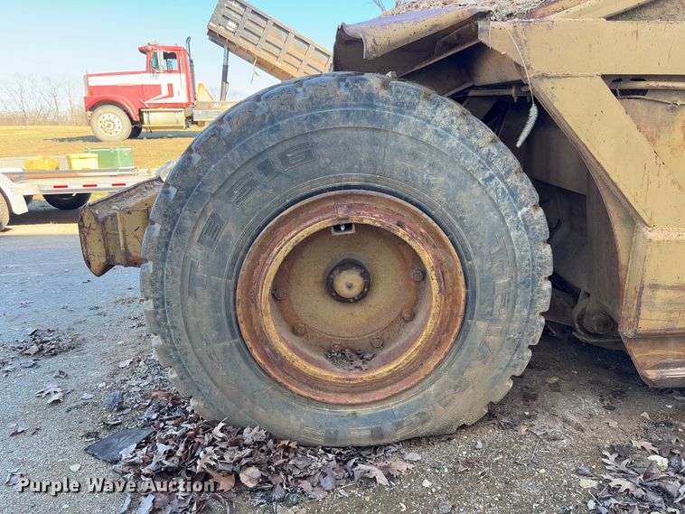 image for item FB3148 1978 Dresser 412 elevating scraper