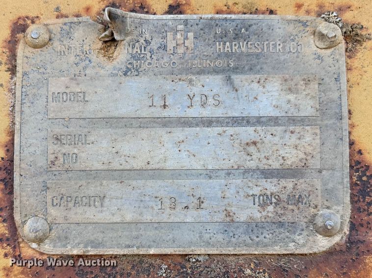 image for item FB3148 1978 Dresser 412 elevating scraper