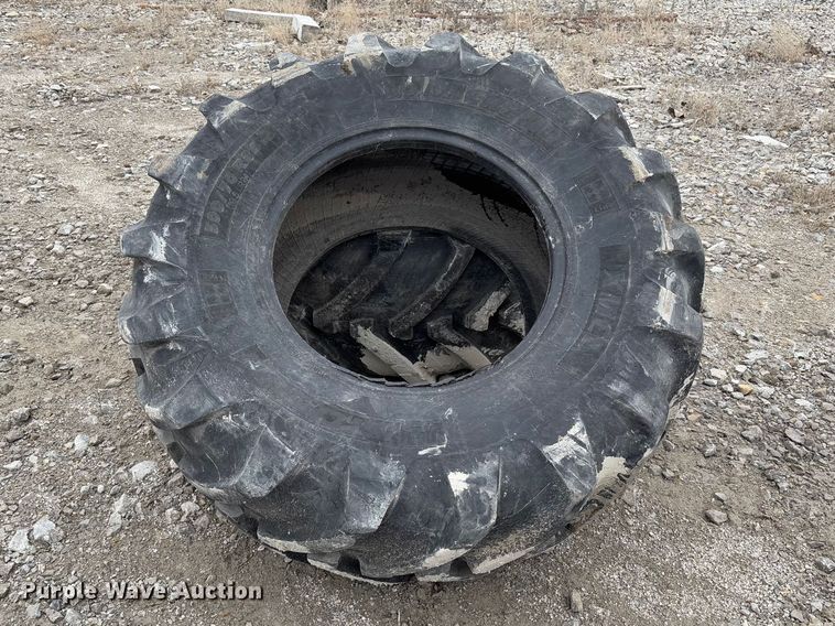 image for item FB3156 (2) Michelin 500/70R24 tires