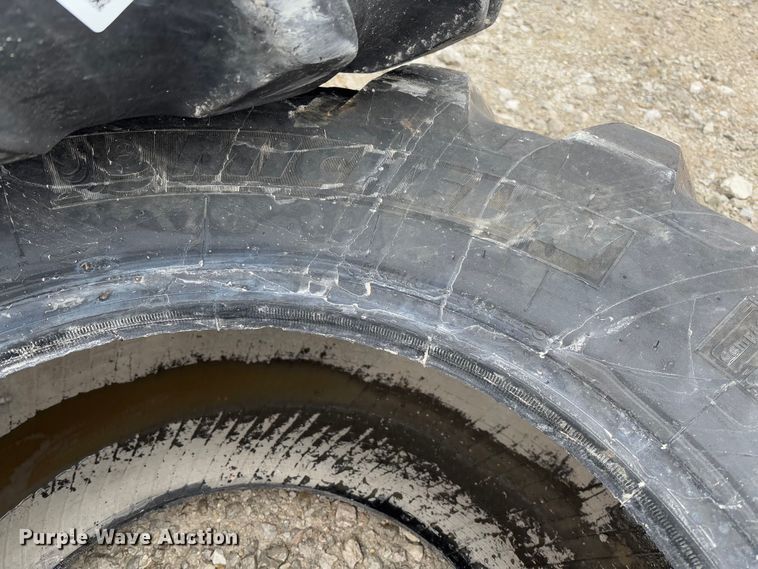 image for item FB3156 (2) Michelin 500/70R24 tires