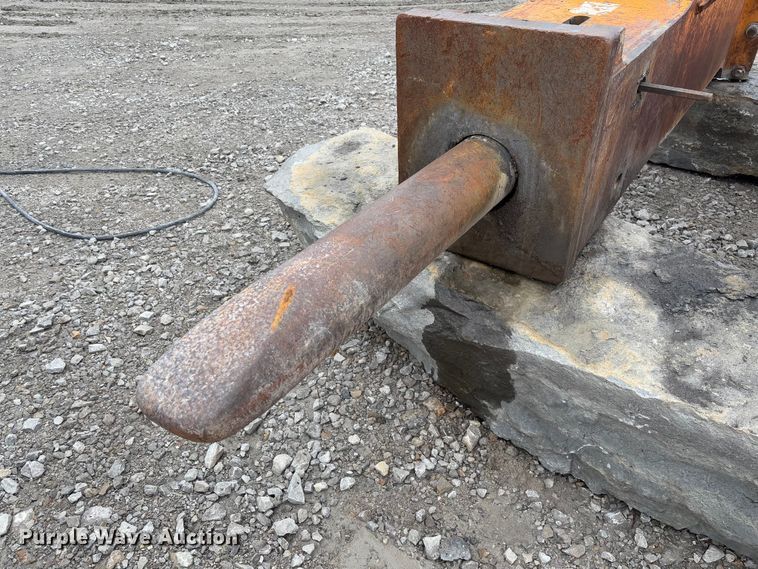 image for item FB3157 Sui BT10000 breaker