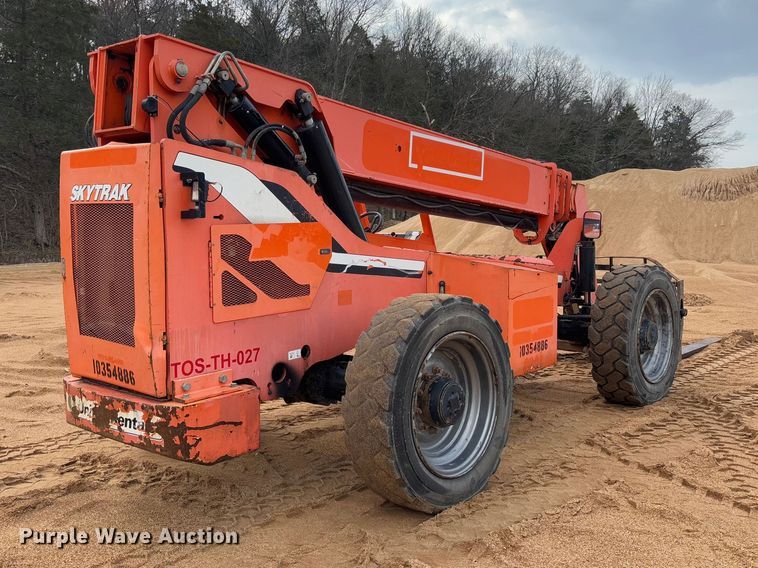image for item FB3166 2015 JLG Sky Trak 8042 telehandler