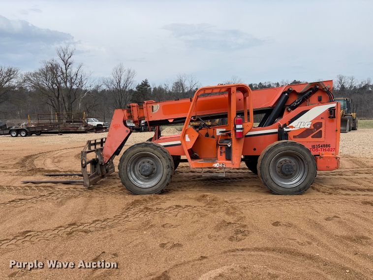 image for item FB3166 2015 JLG Sky Trak 8042 telehandler