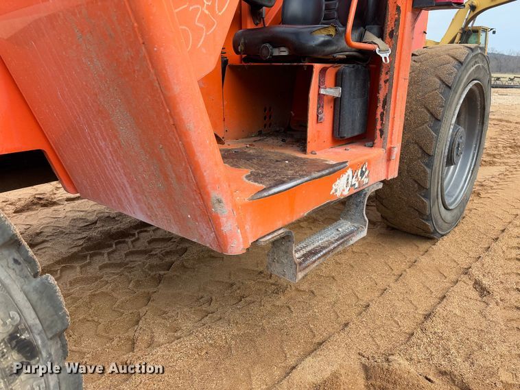 image for item FB3166 2015 JLG Sky Trak 8042 telehandler