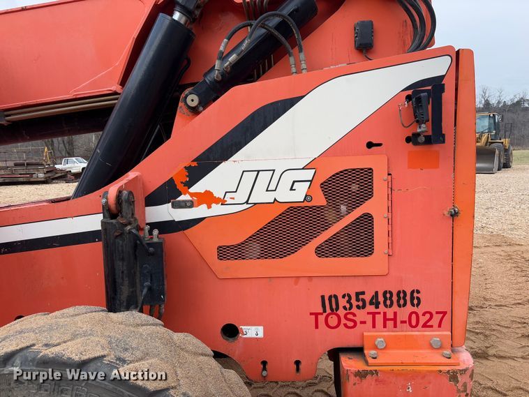 image for item FB3166 2015 JLG Sky Trak 8042 telehandler