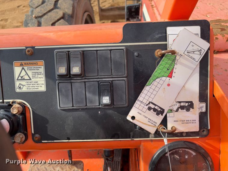 image for item FB3166 2015 JLG Sky Trak 8042 telehandler