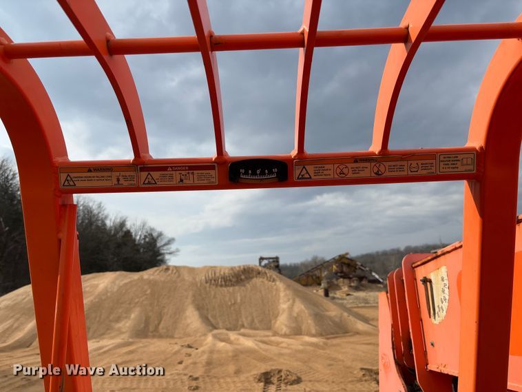 image for item FB3166 2015 JLG Sky Trak 8042 telehandler