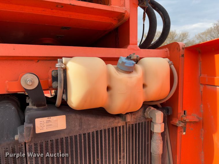 image for item FB3166 2015 JLG Sky Trak 8042 telehandler