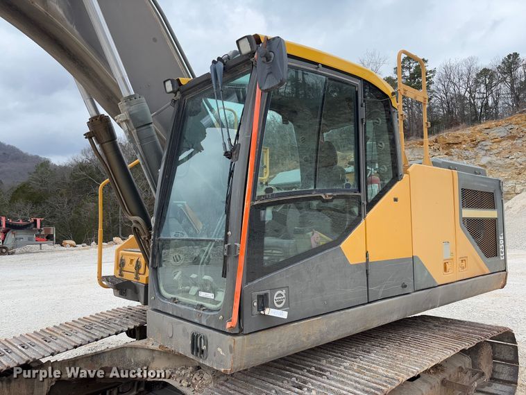 image for item FB3170 2015 Volvo EC250EL excavator