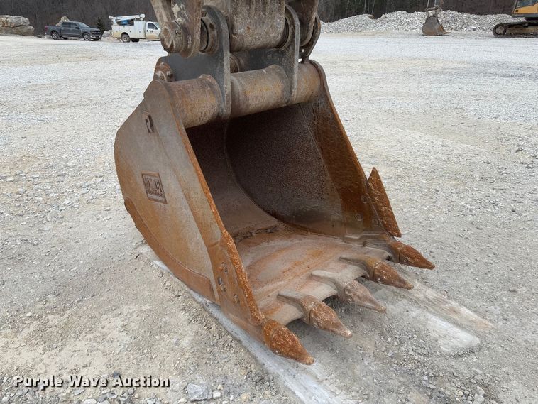 image for item FB3170 2015 Volvo EC250EL excavator