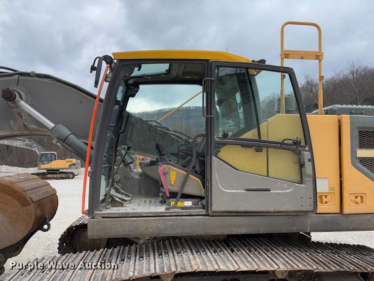 image for item FB3170 2015 Volvo EC250EL excavator