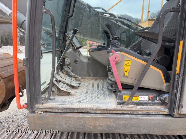 image for item FB3170 2015 Volvo EC250EL excavator